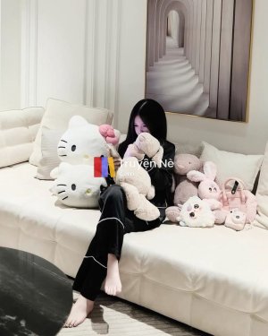 Biệt Thự Hồng Chói Lòa