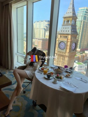 Nỗi Khổ Của Một Cô Gái Có Giọng Khóc To