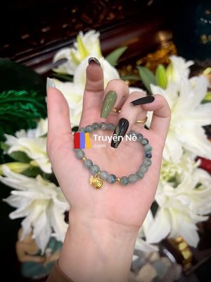 Bí Mật Trong Ngôi Nhà Hai Tầng